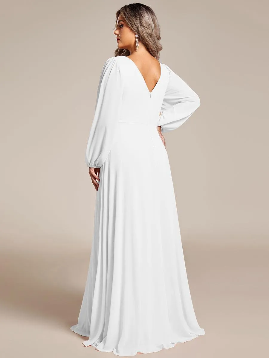 Robe de mère de la mariée en mousseline plissée à col en V et ceinture brillante