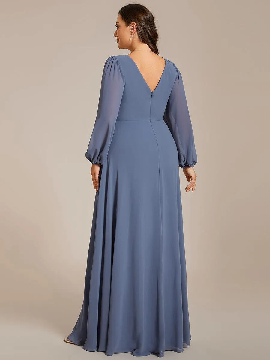 Robe de mère de la mariée en mousseline plissée à col en V et ceinture brillante