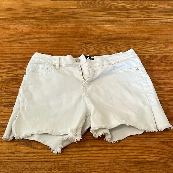 Sanctuary Denim Women’s White Jean Shorts Size 26