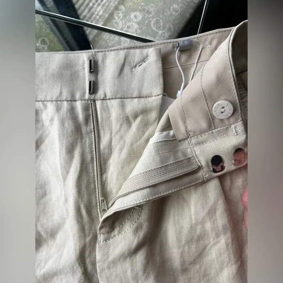 Vince Linen blend shorts. Size 2