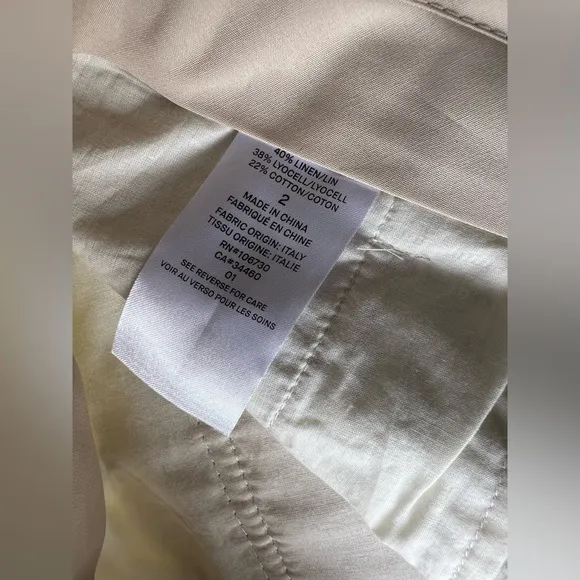 Vince Linen blend shorts. Size 2