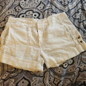 Vince linen shorts size 6