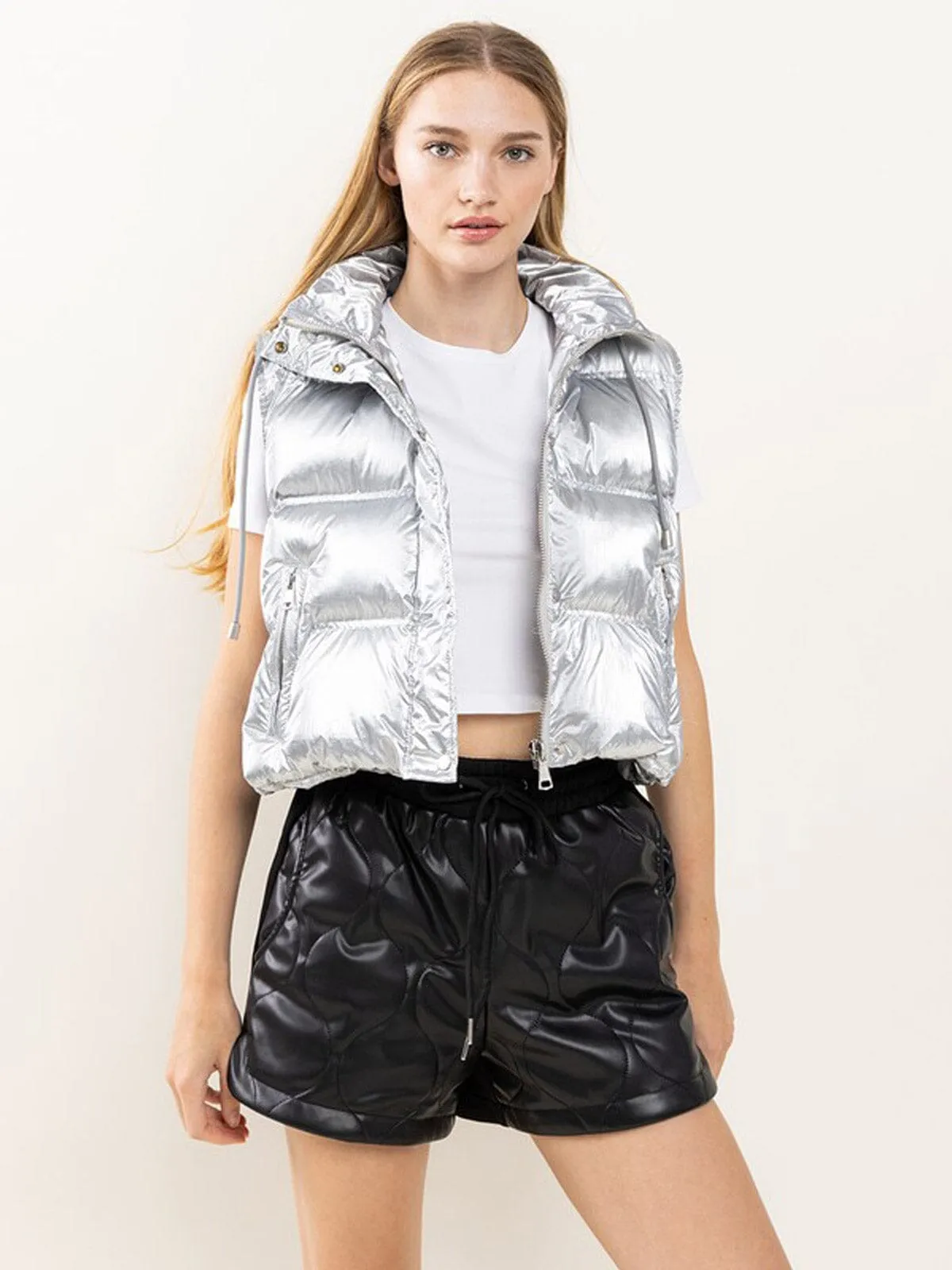 WOMEN'S SLEEVELESS BUTTON UP FRONT POCKETS HOODED METALLIC PUFFER VEST