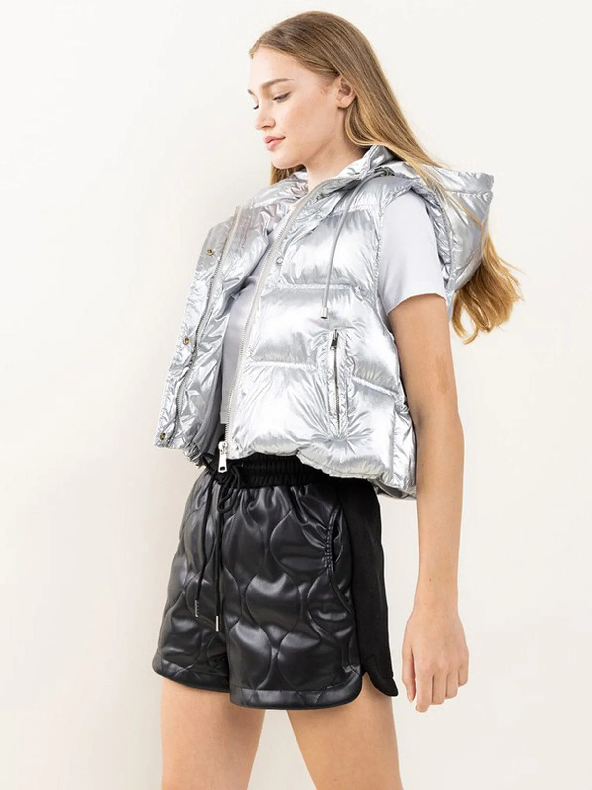 WOMEN'S SLEEVELESS BUTTON UP FRONT POCKETS HOODED METALLIC PUFFER VEST